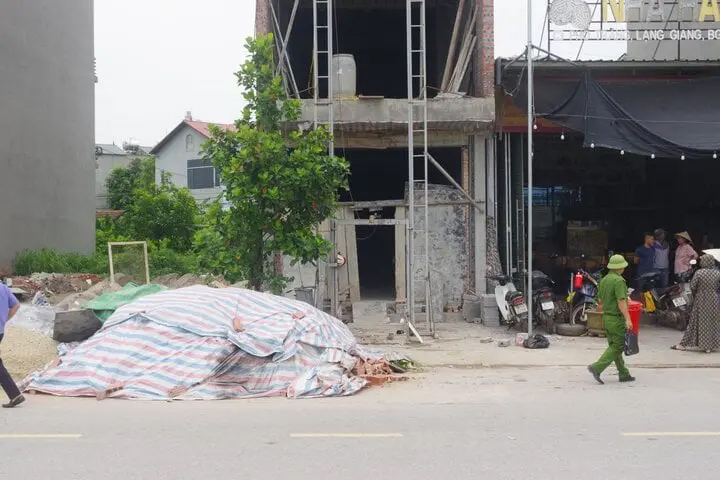 Rơi thang máy ở Bắc Giang, 7 người bị thương-1