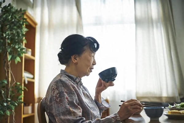 Bảo mẫu lương 12 triệu/tháng chăm con chủ 2 năm không tăng lạng nào, đuổi việc xong tôi mới thấy ân hận-4