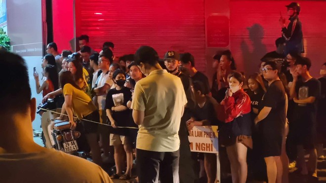 Thông tin vụ cháy ở Đường Láng khiến diễn viên Bình An cùng nhiều người mắc kẹt, phải leo mái nhà chờ ứng cứu-10