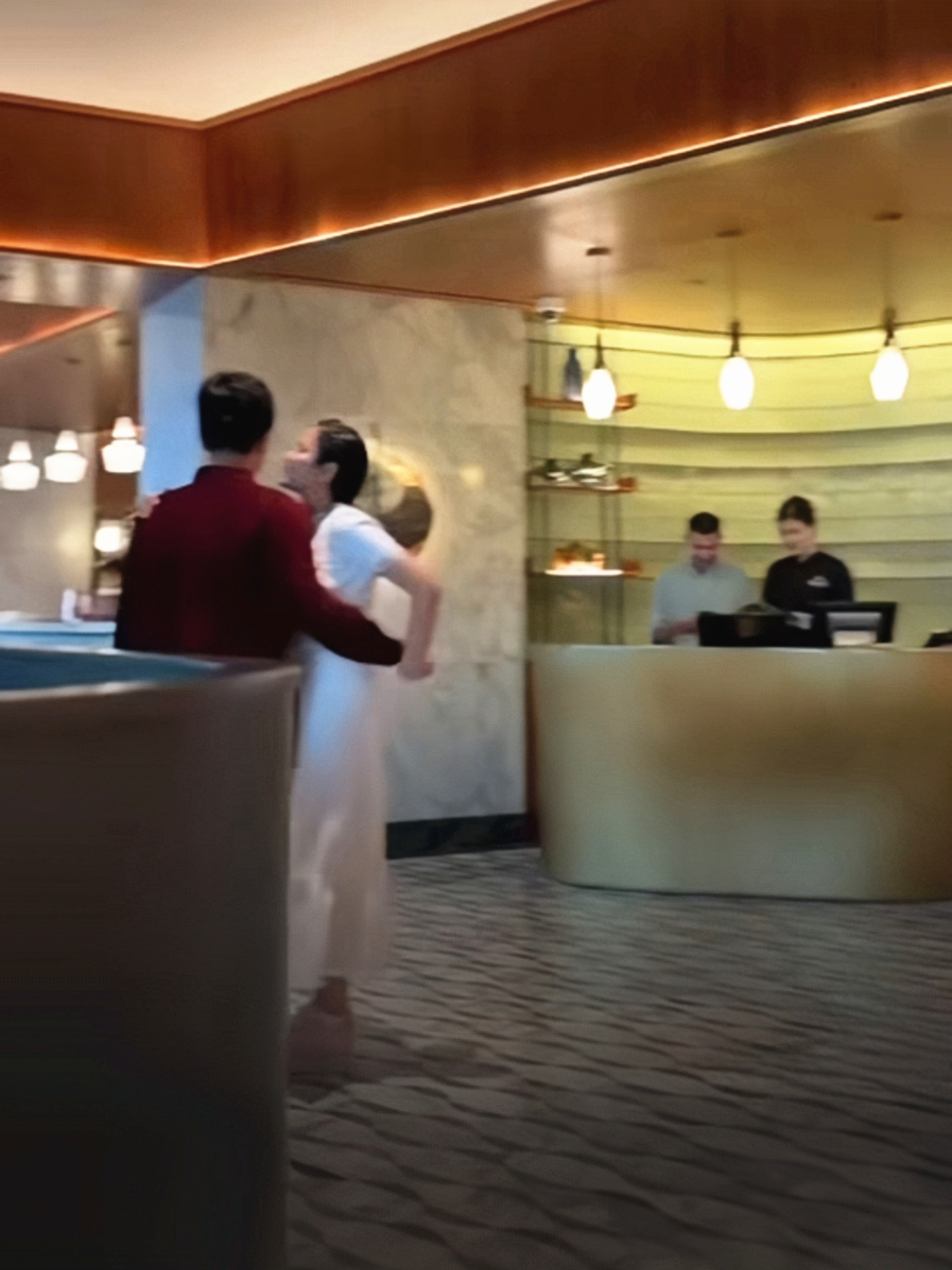 Việt Trinh gây tranh cãi khi bàn về ôm hôn con trai tuổi thiếu niên-2