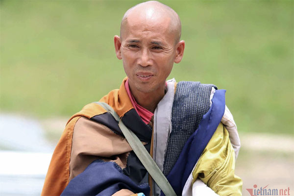 Sư Thích Minh Tuệ mong mọi người đừng ai cho nhiều vì chỉ nhận vừa đủ một bữa ăn-4