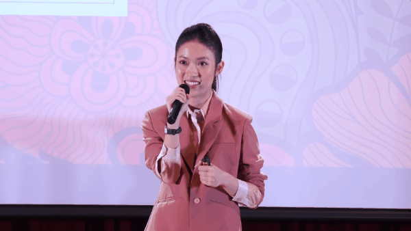 Bị chê cách phát âm tiếng Anh kiểu học đòi, giọng kịch hóa nghe rất khó chịu, Khánh Vy phản ứng ra sao? ​​​​​​​-2