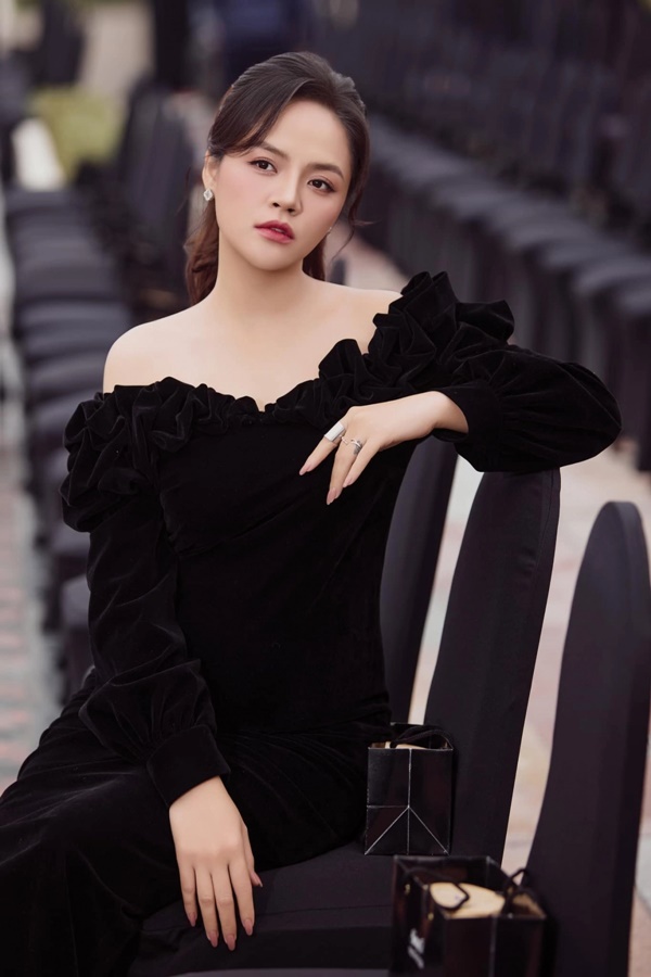 Nhan sắc Thu Quỳnh khi mang bầu lần 2-9