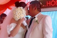 'Thằng Cò' Phùng Ngọc làm đám cưới lần 2 ở quê nhà, 'khoá môi' ngọt ngào với vợ kém 10 tuổi