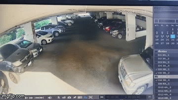 Ô tô bỗng dưng từ trên trời rơi xuống khiến người đi đường khiếp vía: Nguyên nhân bất ngờ được tiết lộ-3