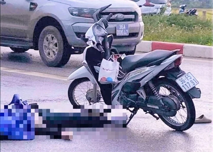 Cô gái trẻ ở Thanh Hóa bị sét đánh chết khi đi đường-1
