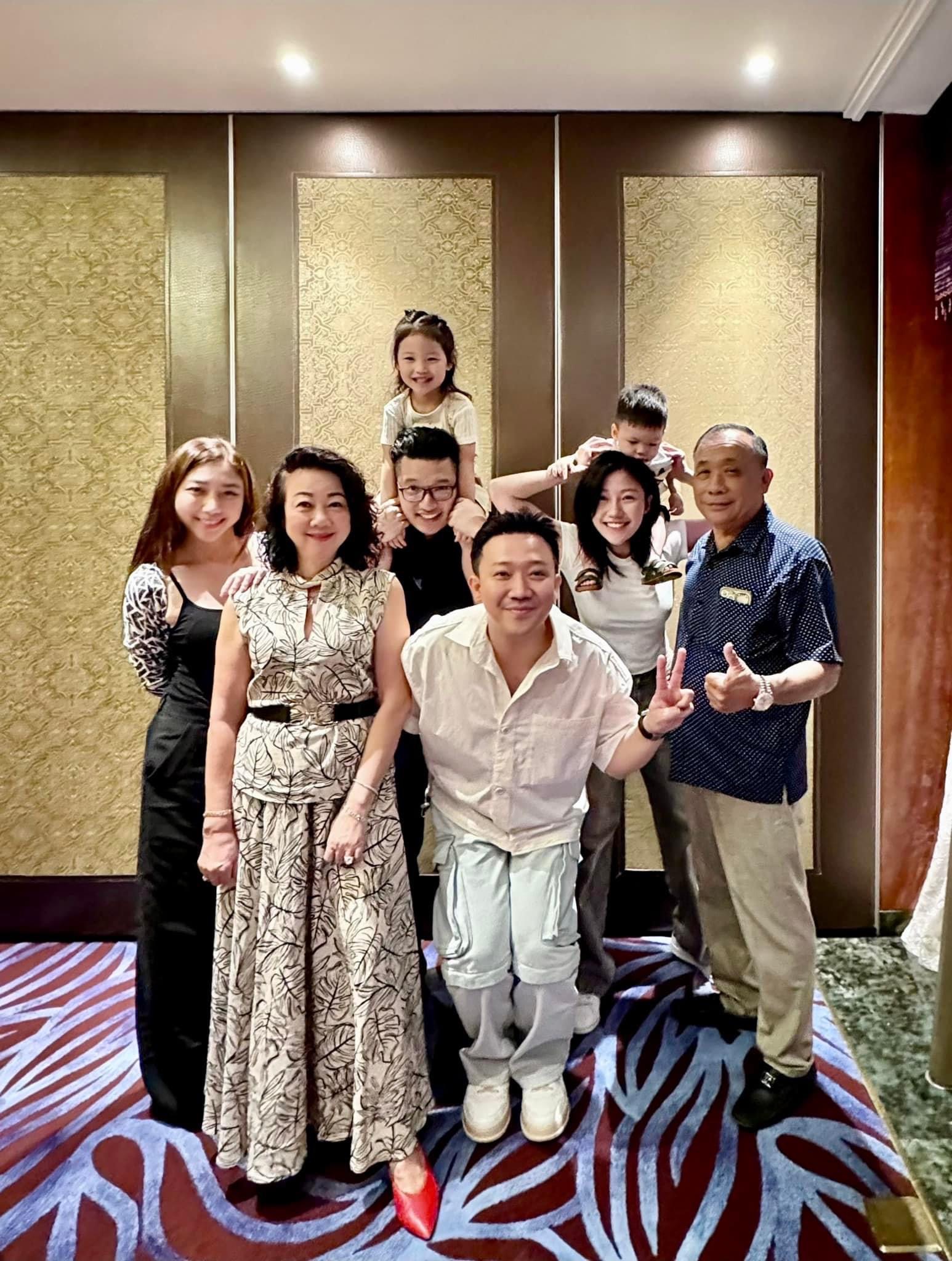 Hari Won lộ diện sau khi đột ngột vắng mặt trong buổi đi ăn cùng gia đình Trấn Thành-7