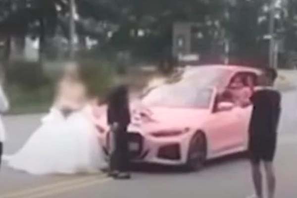 Lai lịch không ngờ của người phụ nữ bán đồ ăn vặt-2