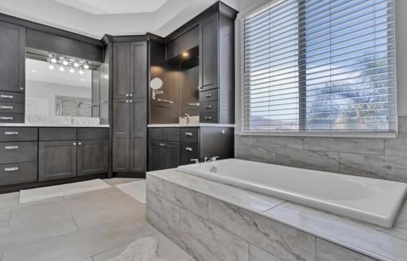 Diệu Hương đóng vai San trong ‘Hoa hồng trên ngực trái’ bây giờ ra sao?-21