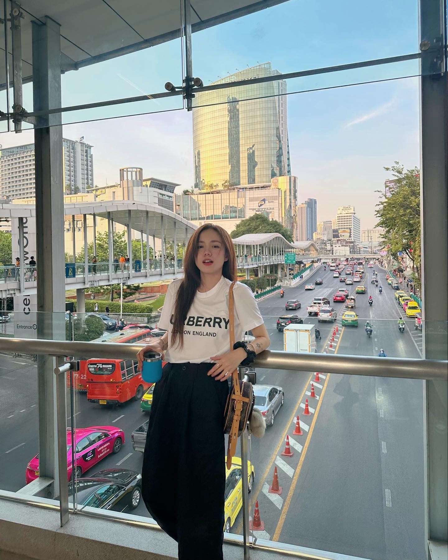 Muốn mặc áo phông đẹp suốt mùa hè, chị em hãy học hỏi 4 mỹ nhân Việt-5