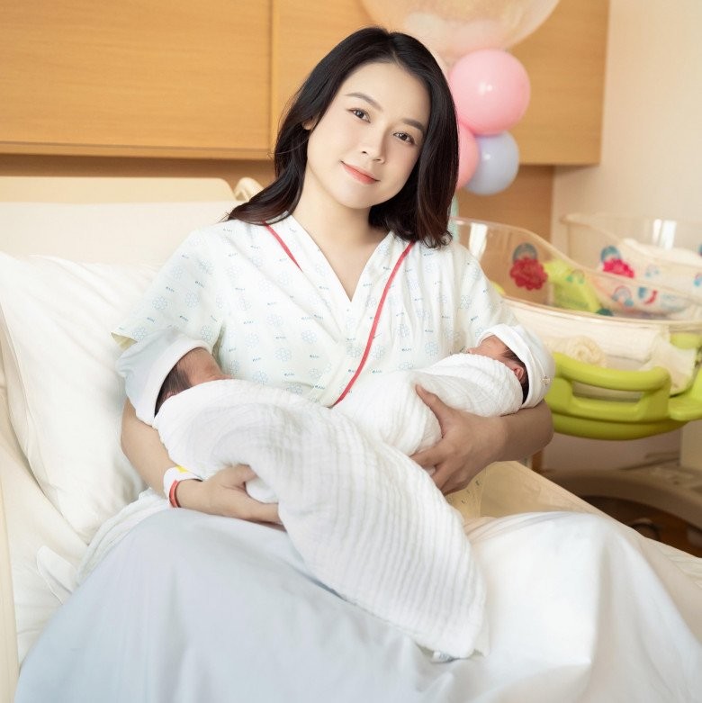 Từng hoang mang vì không biết chăm con, hot girl Sam giờ hạnh phúc khoe ảnh 2 em bé lai Hàn bụ bẫm, đáng yêu-2