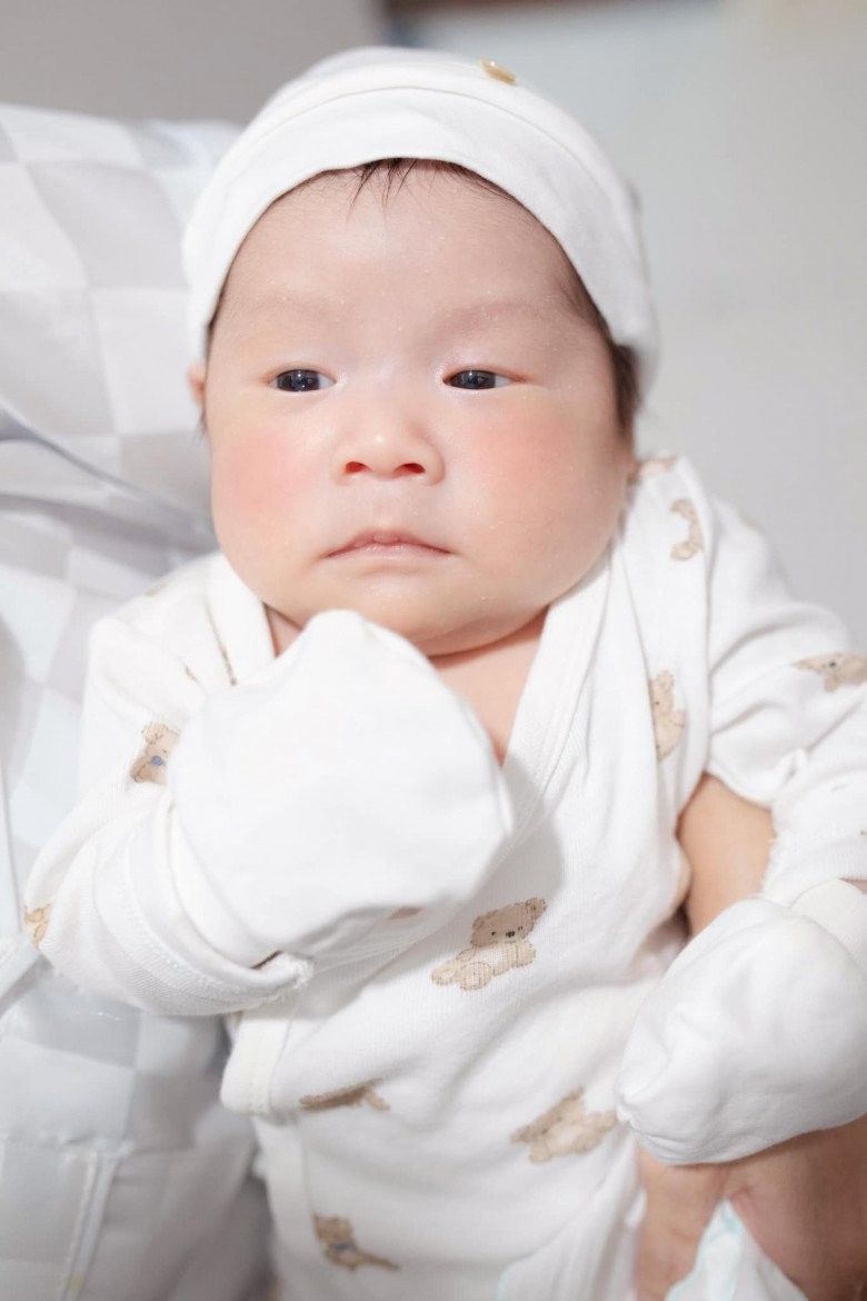 Từng hoang mang vì không biết chăm con, hot girl Sam giờ hạnh phúc khoe ảnh 2 em bé lai Hàn bụ bẫm, đáng yêu-8