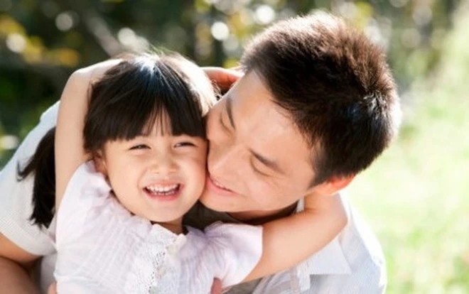 Chồng bỗng đòi ly hôn vì con gái học quá giỏi, lại thông minh xinh đẹp-1