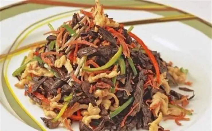 Xà lách héo khô trồi lên từ lòng đất, là của hiếm chỉ dành cho nhà giàu, hơn 2,6 triệu đồng/kg-4