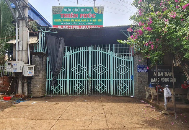 Người dân khống chế đối tượng đâm chết người rồi bỏ chạy-1