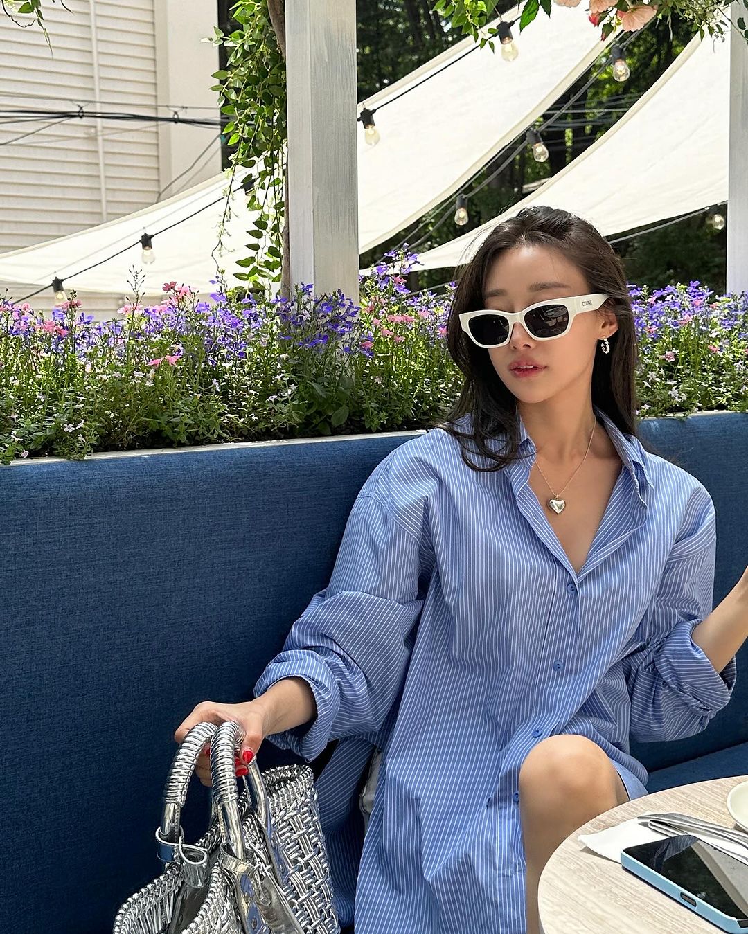 5 mẫu sơ mi cơ bản cần có trong tủ đồ của nàng công sở sành điệu-4