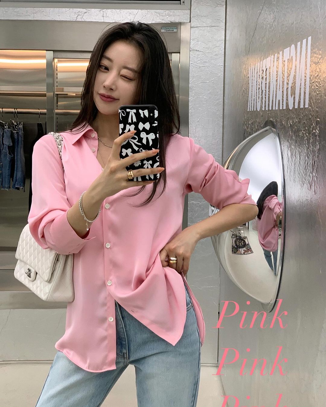 5 mẫu sơ mi cơ bản cần có trong tủ đồ của nàng công sở sành điệu-6