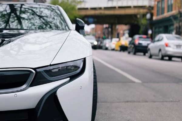 Mẹ đỗ ô tô bên đường không tắt máy, kẻ gian trộm xe, bắt cóc luôn cả con-1