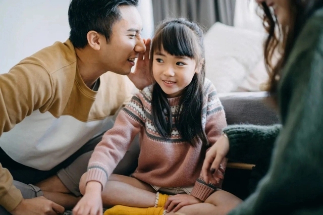 Kết quả khảo sát 40.000 hộ gia đình: 1 kiểu bố mẹ luôn có con cái đạt điểm cao, không phải nhờ gen hay tần suất học thêm-1