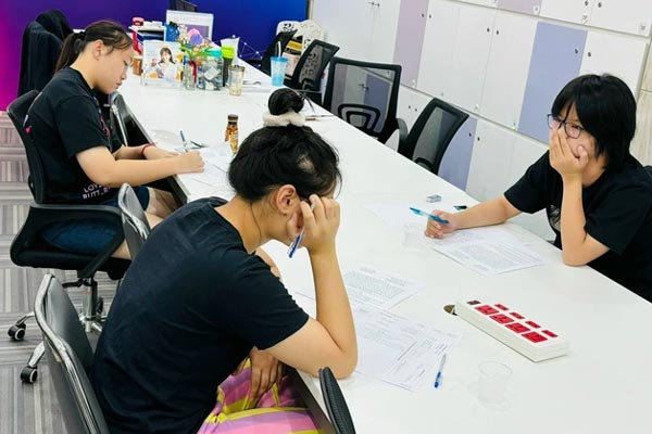 Dừng tuyển hệ cận chuyên, 2 trường danh tiếng ở Hà Nội tăng học phí gấp 2-6 lần-2