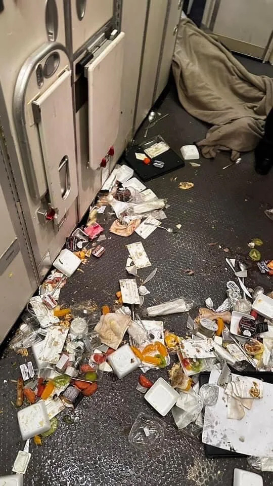 NÓNG: Hành khách tử vong trên chuyến bay chở 229 người của Singapore Airlines, nguyên nhân là gì?-3