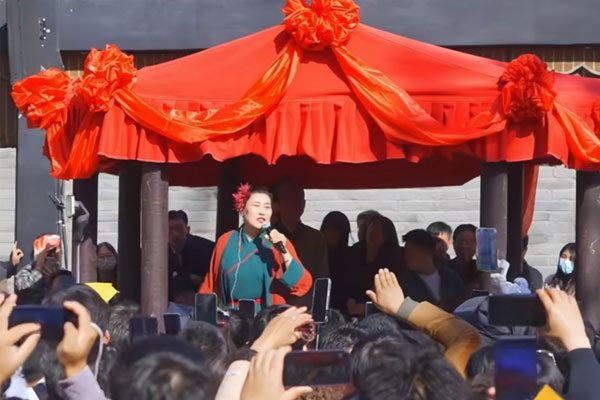 Áp lực kết hôn đè nặng, giới trẻ Trung Quốc làm show mai mối cho cả chó mèo-3