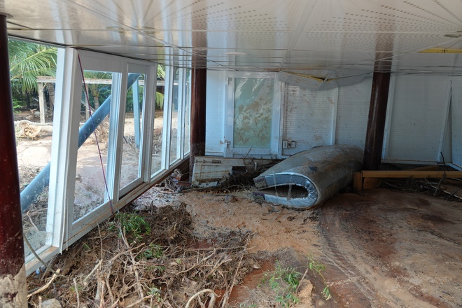 Người dân bàng hoàng kể lại khoảnh khắc lũ cát ập xuống đường Mũi Né: 62 tuổi chưa từng chứng kiến, chỉ 5 phút đã vùi lấp hết tài sản-3