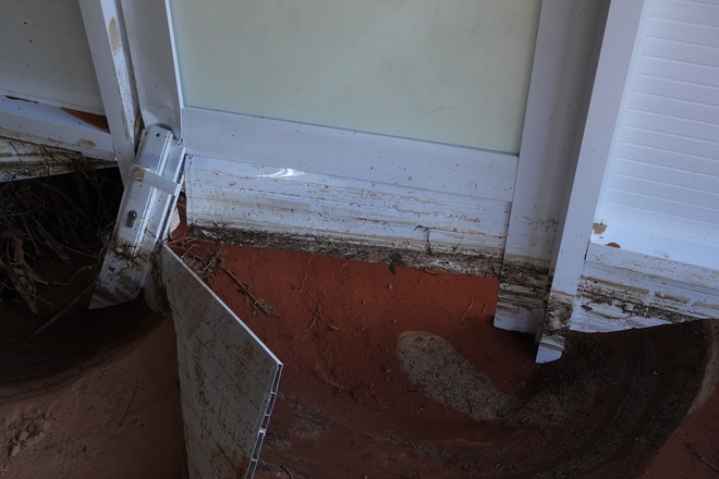 Người dân bàng hoàng kể lại khoảnh khắc lũ cát ập xuống đường Mũi Né: 62 tuổi chưa từng chứng kiến, chỉ 5 phút đã vùi lấp hết tài sản-7