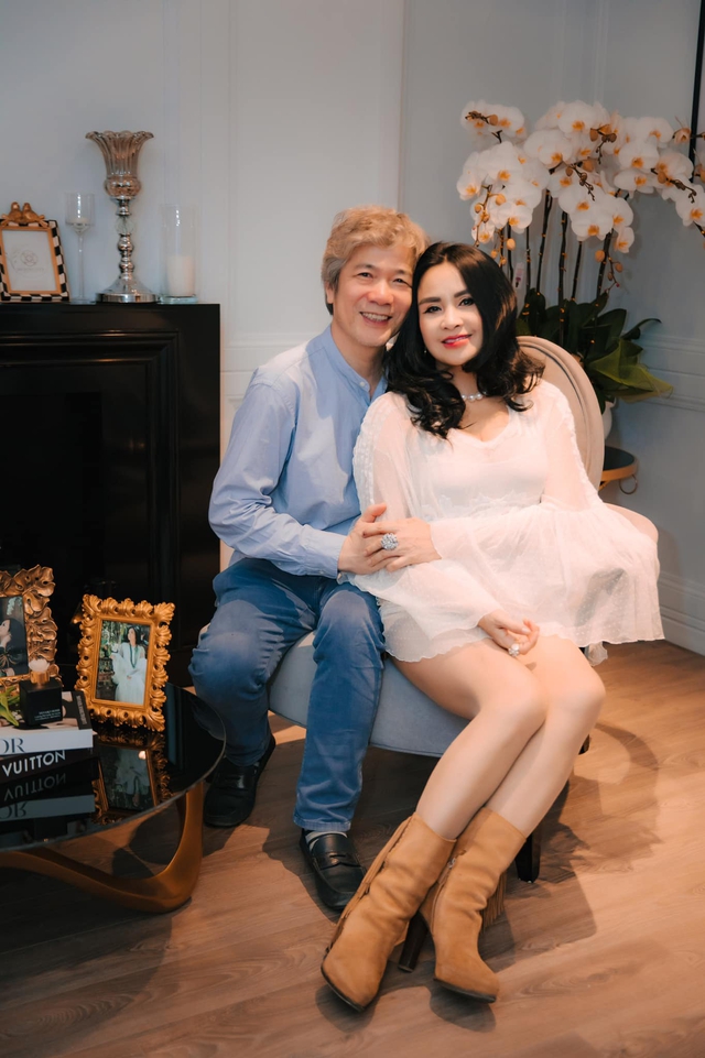 Nữ ca sĩ Việt đình đám bị người lạ đánh tráo khi chào đời, giờ trở thành diva, NSND, xinh đẹp rực rỡ-6