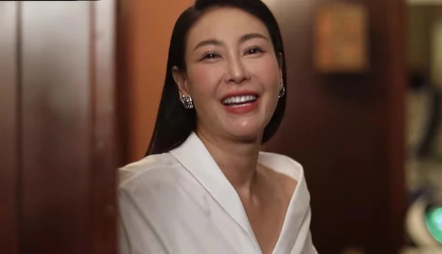 Một hoa hậu ở Mỹ nhưng vẫn giữ biệt thự 450m2 xây 3 năm mới xong tại Việt Nam-3