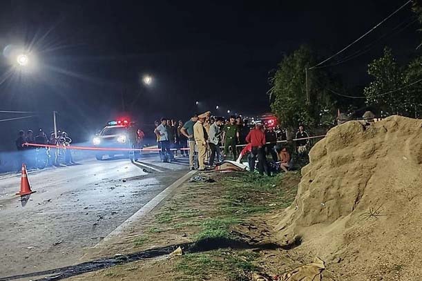 Hai xe máy tông trực diện, 4 người tử vong tại chỗ-1