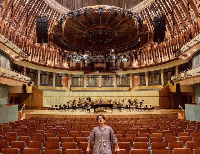 Nam ca sĩ từng giành học bổng du học Mỹ: Là đại gia ngầm chăm rót tiền làm nhạc, tậu penthouse giá 100 tỷ đồng-2