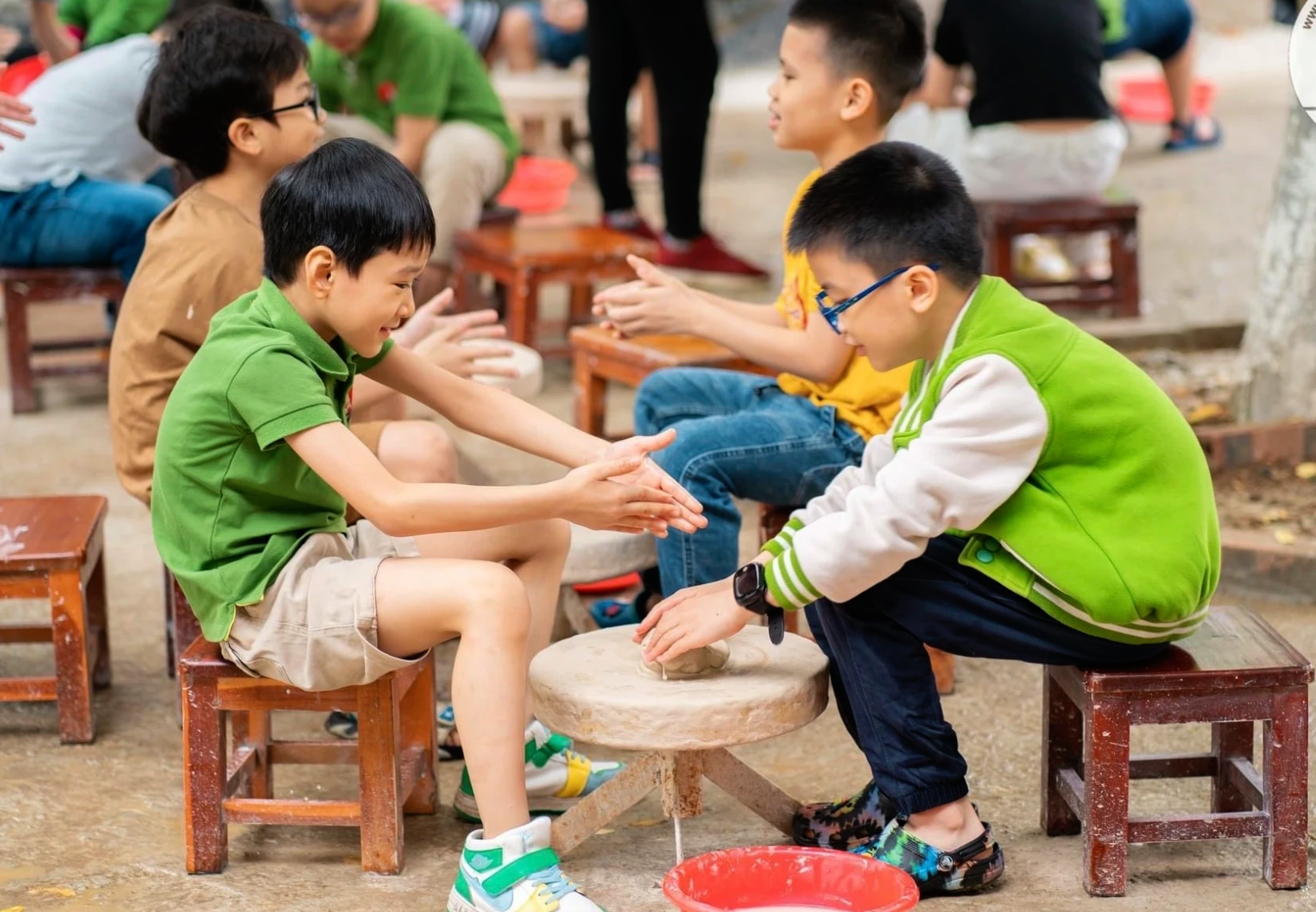 Chưa hết năm học, phụ huynh đã lên lịch cho con học thêm kín hè-2