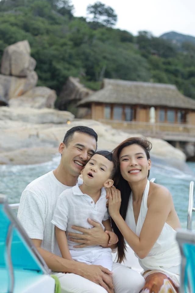 Hôn nhân viên mãn của Thúy Diễm - Diễn viên gây ức chế nhất Trạm cứu hộ trái tim-4