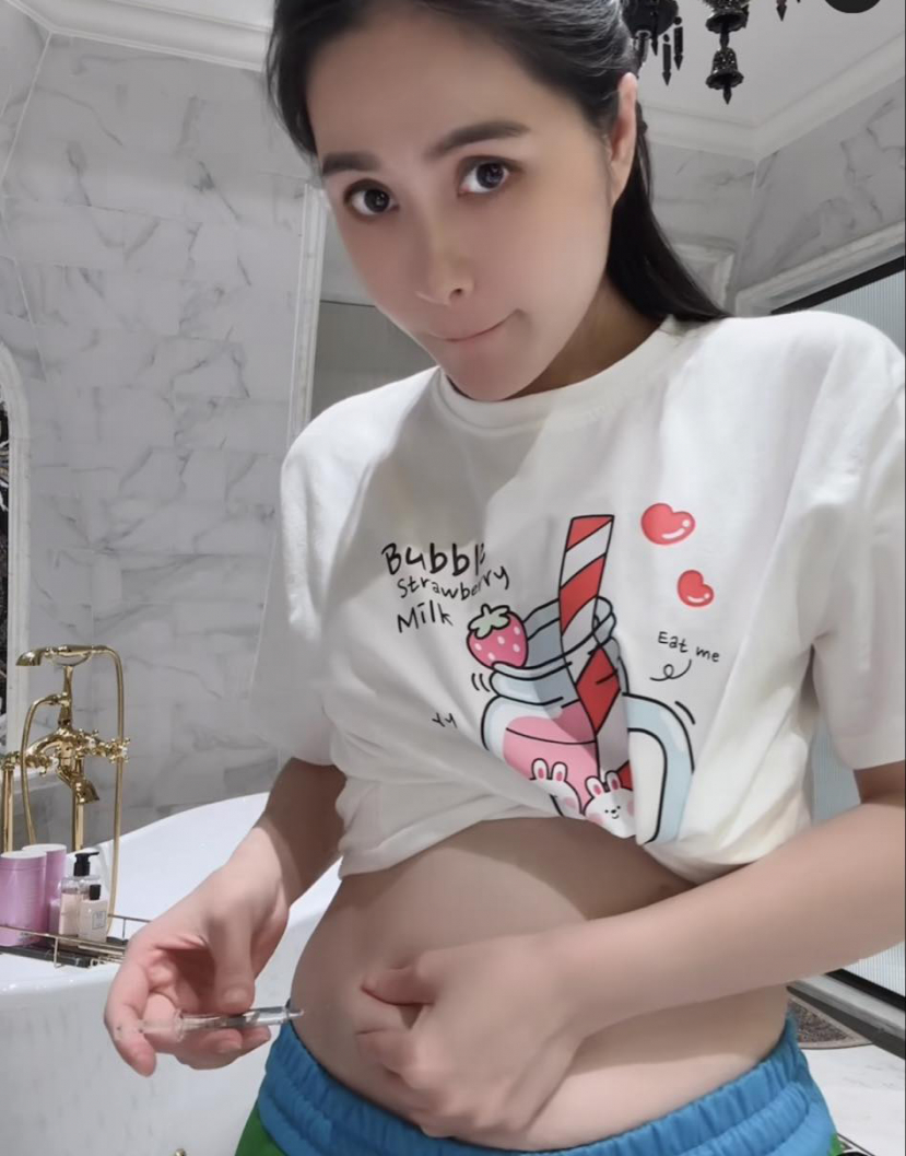 Bà mẹ 3 con giàu nức tiếng Đoàn Di Băng tự tiêm kích trứng tại nhà, chuẩn bị hành trình đón con thứ 4-2