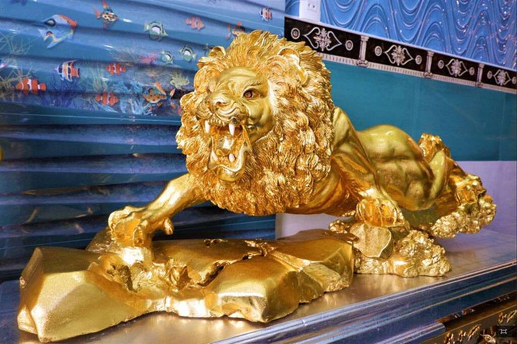 Lóa mắt với ngôi nhà dát vàng ở Cần Thơ: Du khách nghi ngờ không phải vàng thật, gia chủ tung chiêu khẳng định sự thật về tác phẩm của mình-4