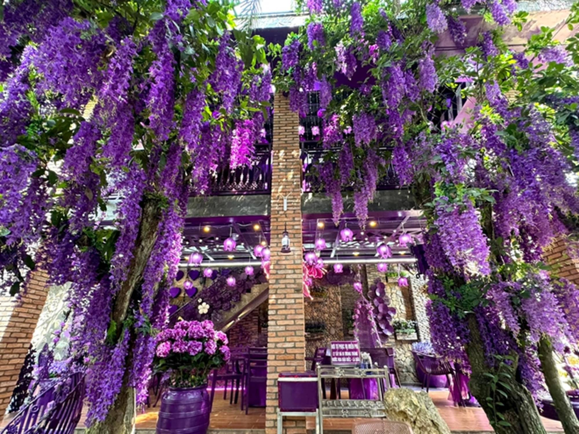 Lóa mắt với ngôi nhà dát vàng ở Cần Thơ: Du khách nghi ngờ không phải vàng thật, gia chủ tung chiêu khẳng định sự thật về tác phẩm của mình-10