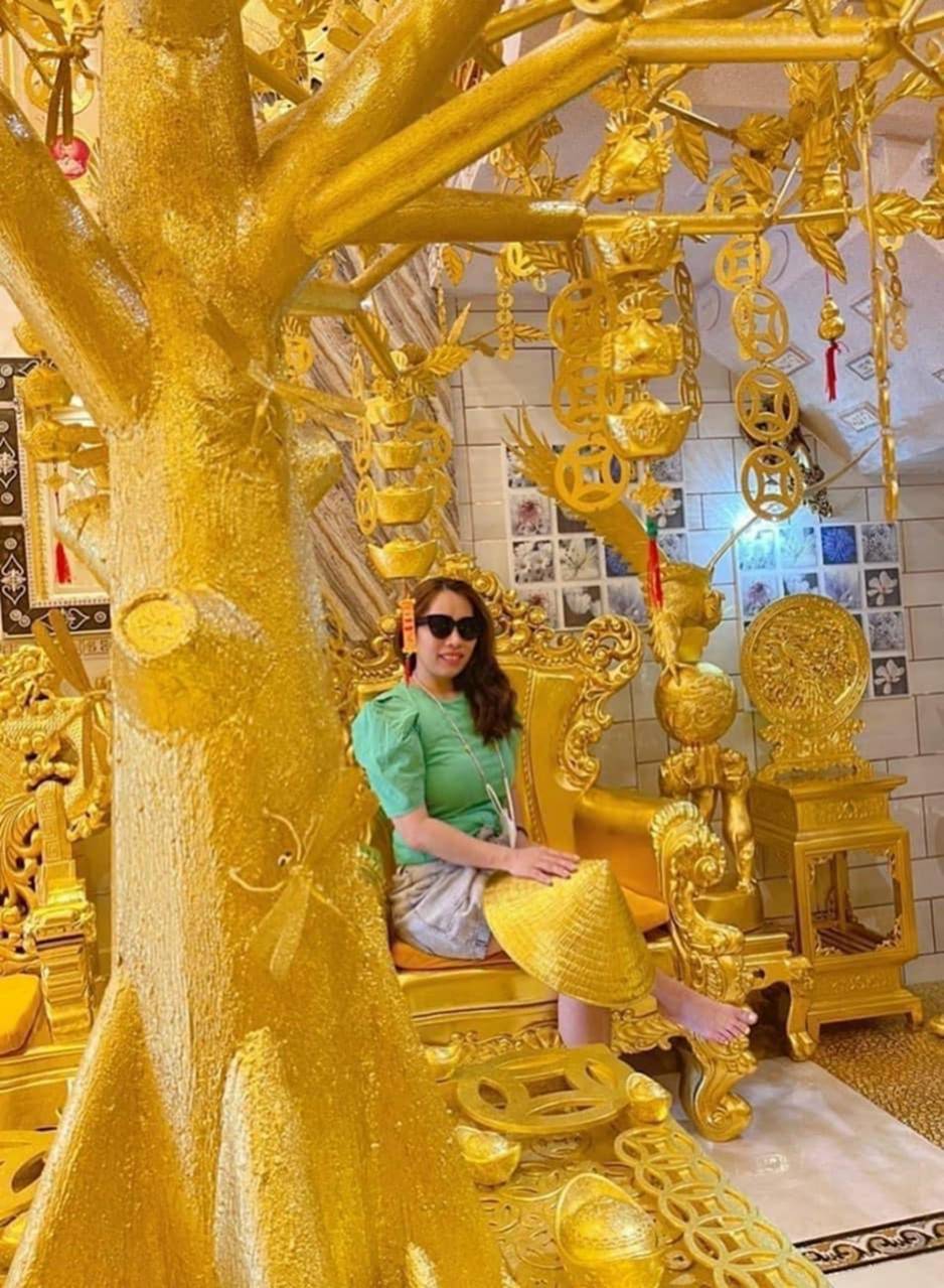 Lóa mắt với ngôi nhà dát vàng ở Cần Thơ: Du khách nghi ngờ không phải vàng thật, gia chủ tung chiêu khẳng định sự thật về tác phẩm của mình-20