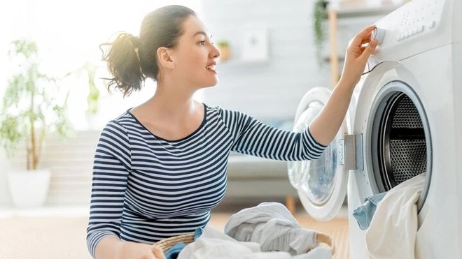 Giặt quần áo mùa hè nhớ những mẹo này, đảm bảo sạch mà vẫn tiết kiệm điện nước-2