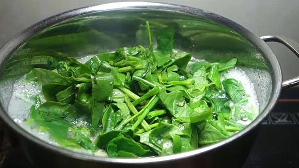 Việt Nam có 3 loại rau được ví như kho chứa sắt: Giúp bổ máu, hạ đường huyết, dưỡng ruột và xương hiệu quả-1