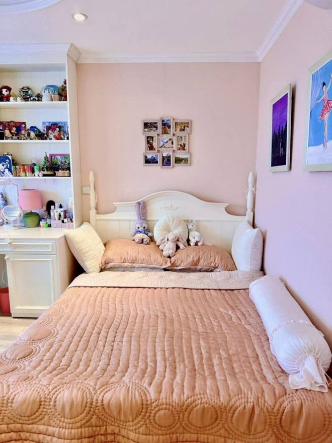 Cận cảnh căn phòng màu hồng siêu ngăn nắp của con gái MC Diệp Chi, mẹ nhìn mà phải xuýt xoa xinh quá-9