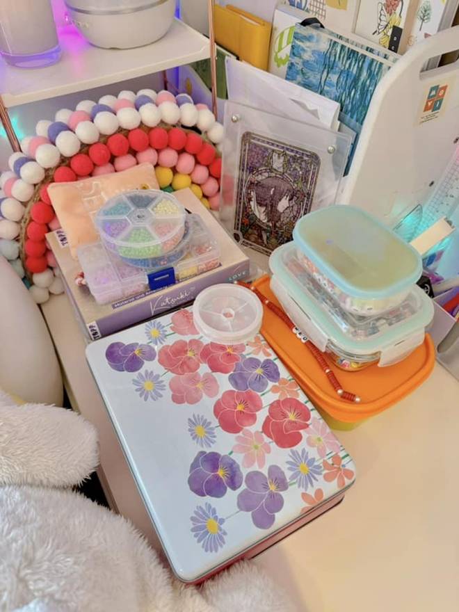 Cận cảnh căn phòng màu hồng siêu ngăn nắp của con gái MC Diệp Chi, mẹ nhìn mà phải xuýt xoa xinh quá-13