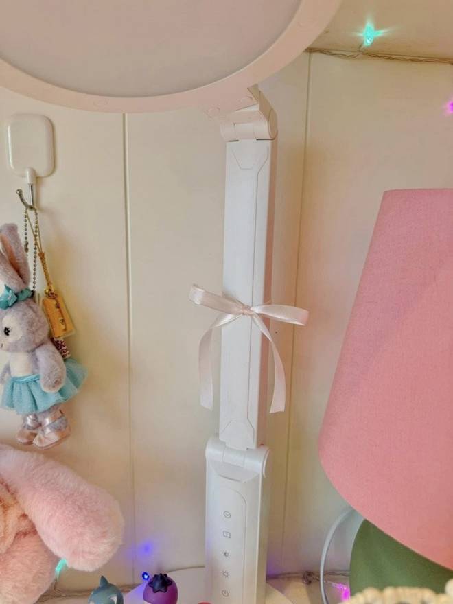 Cận cảnh căn phòng màu hồng siêu ngăn nắp của con gái MC Diệp Chi, mẹ nhìn mà phải xuýt xoa xinh quá-15