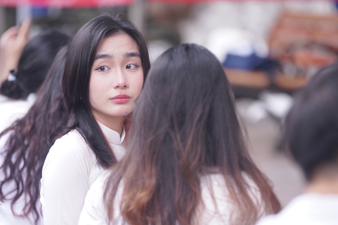 Lễ bế giảng tại ngôi trường có view đẹp nhất Hà Nội: Những cái ôm và giọt nước mắt đã rơi trước giờ phút chia xa-6