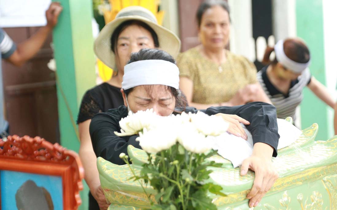 Mẹ nam sinh lớp 8 bị đánh tử vong mong muốn pháp luật trừng trị nghiêm kẻ thủ ác-1