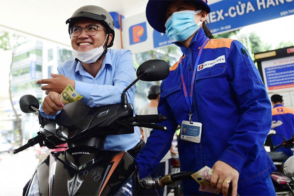 Giá xăng trong nước ngày mai có thể giảm mạnh, RON 95 về mốc 22.000 đồng/lít-2