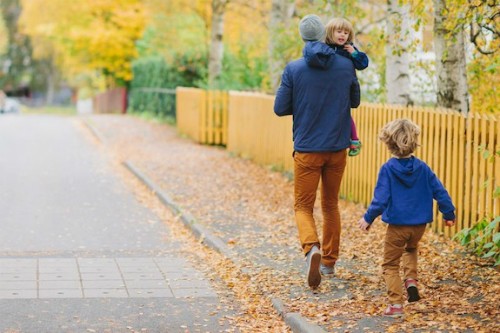 Cách giúp con thông minh vượt trội của 3 nước xếp top đầu những quốc gia nuôi dạy con tốt nhất-4