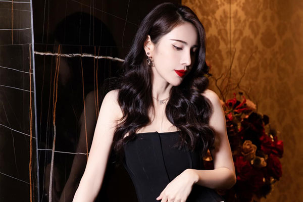 Ái nữ nhà Thuỷ Tiên - Công Vinh trổ mã, mới 11 tuổi chiều cao đã ăn đứt mẹ-12