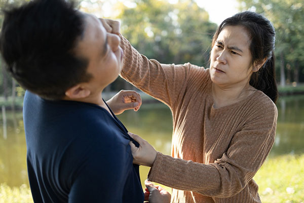 Phải lòng chàng trai nghèo kém tuổi, nữ đại gia nói một câu sau khi kết hôn-3