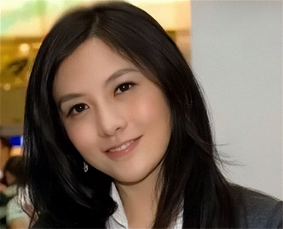 Phải lòng chàng trai nghèo kém tuổi, nữ đại gia nói một câu sau khi kết hôn-1